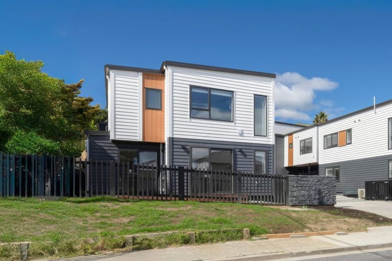 Photo of property in 1/12 Manuwai Road, Torbay, Auckland, 0630