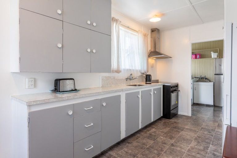 Photo of property in 10 Collett Street, Dannevirke, 4930