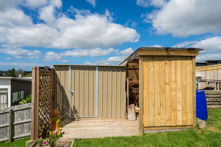 Photo of property in 11 Takahe Place, Mangawhai, 0505