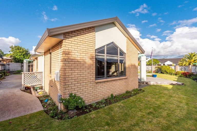 Photo of property in 1 Quadrant Heights, Paraparaumu, 5032