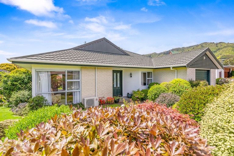 Photo of property in 29 Belvedere Avenue, Waikanae, 5036