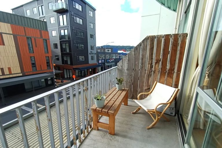 Photo of property in Qba Apartments, 1b/51 Webb Street, Mount Cook, Wellington, 6011