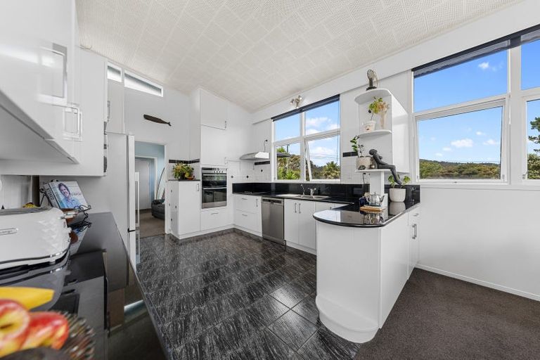 Photo of property in 4 Range Road, Swanson, Auckland, 0816