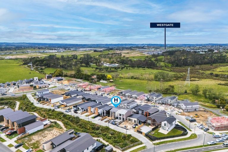 Photo of property in 10 Papai Lane, Massey, Auckland, 0614