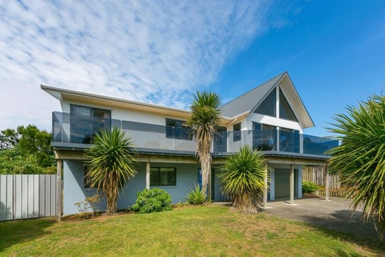 Photo of property in 2 Motukari Place, Onaero, Waitara, 4383