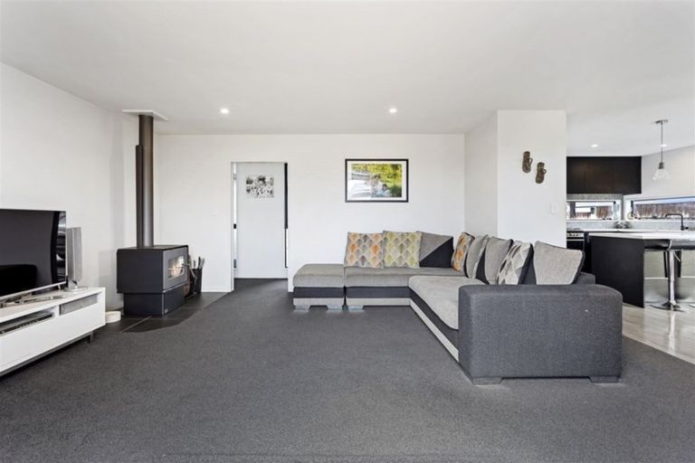 Photo of property in 12 Ruru Place, Oxford, 7430