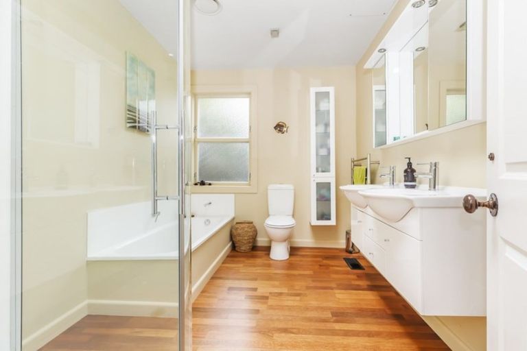 Photo of property in 68 Friend Street, Karori, Wellington, 6012