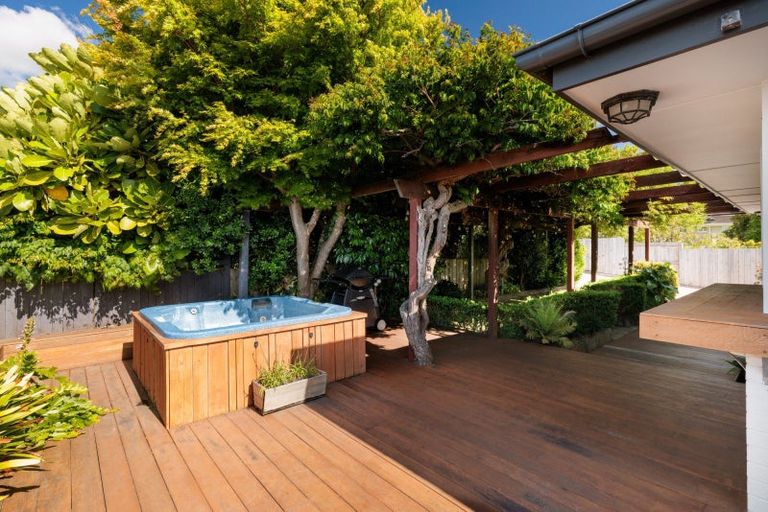 Photo of property in 156 Hinewa Road, Otumoetai, Tauranga, 3110