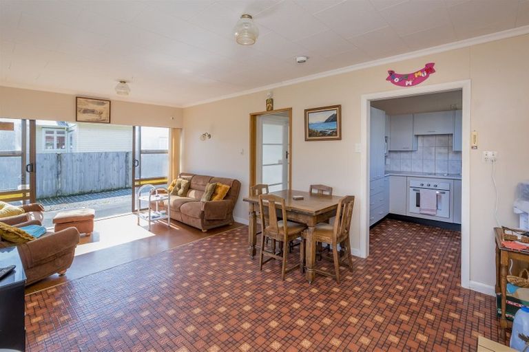 Photo of property in 114 Rua Avenue, Waitarere Beach, Levin, 5510