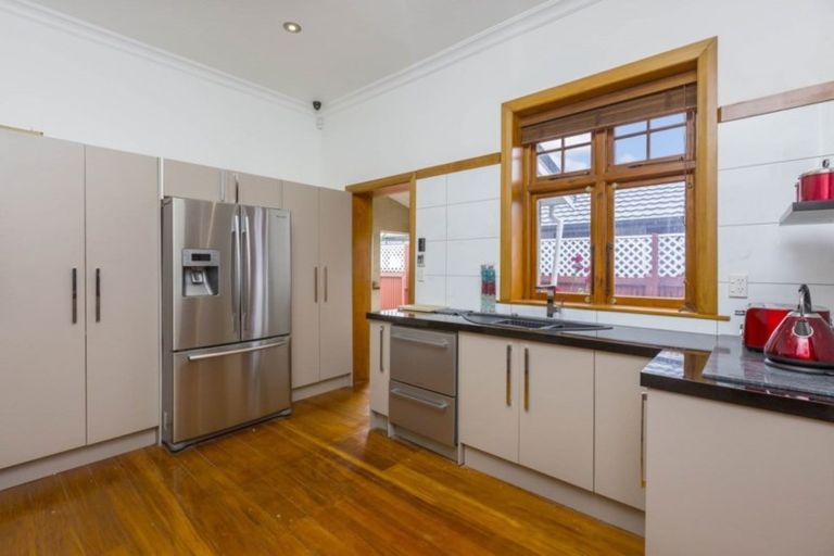 Photo of property in 1 Camp Street, Heretaunga, Upper Hutt, 5018