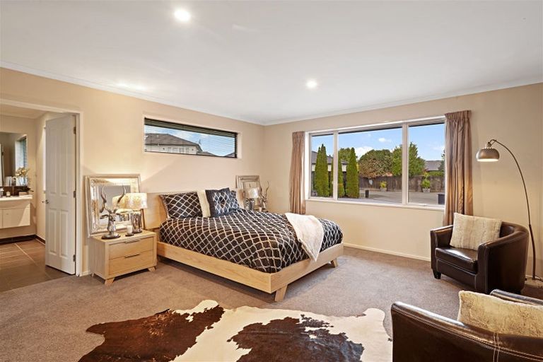 Photo of property in 12 Queenswood Gardens, Mairehau, Christchurch, 8052