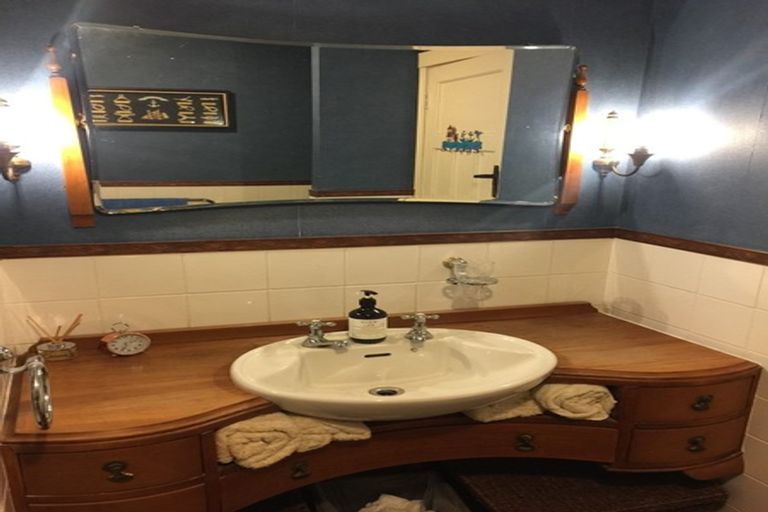 Photo of property in 81 Bay Street, Red Beach, 0932