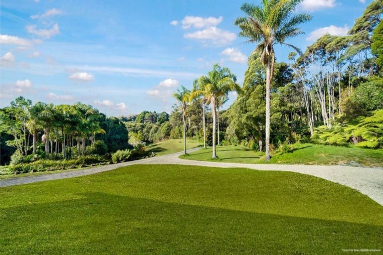 Photo of property in 105 Grassmere Road, Henderson Valley, Auckland, 0612