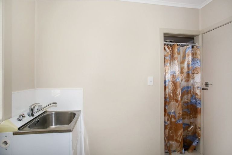 Photo of property in 8 Opaheke Road, Papakura, 2110