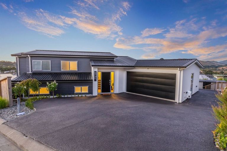 Photo of property in 64 Endeavour Drive, Whitby, Porirua, 5024