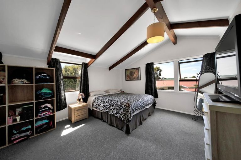 Photo of property in 16 Dixon Avenue, Hawera, 4610