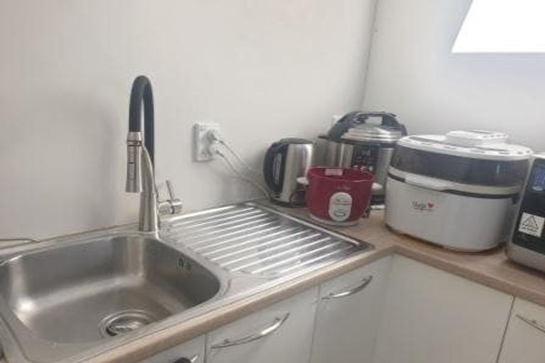 Photo of property in 76 Ferndown Avenue, Papatoetoe, Auckland, 2025