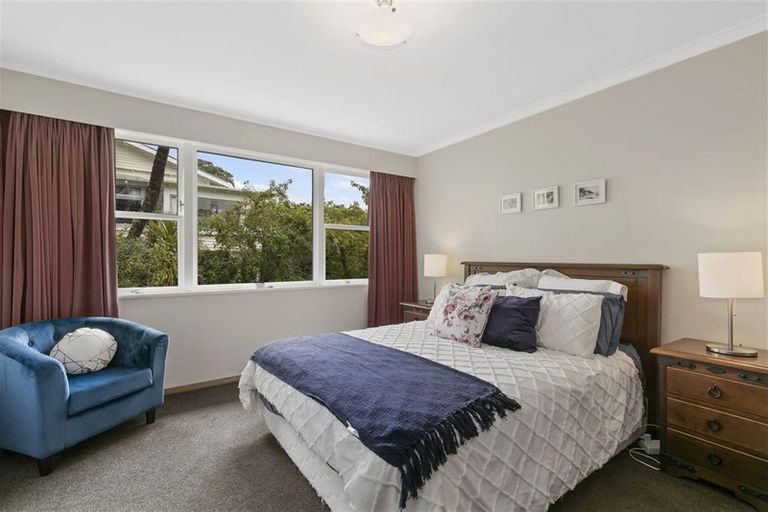 Photo of property in 7 Onehuka Road, Tirohanga, Lower Hutt, 5010