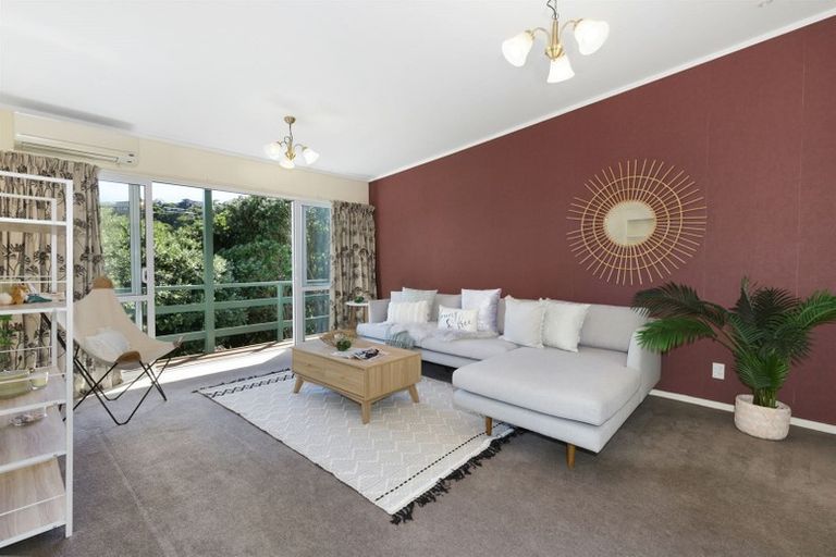 Photo of property in 2/10 Yarrow Place, Papakowhai, Porirua, 5024
