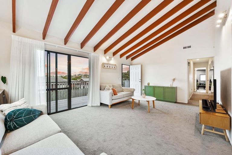 Photo of property in 25 Broadfield Street, Massey, Auckland, 0614
