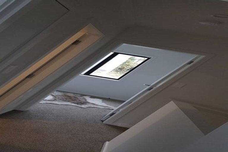 Photo of property in 3/9 Surrey Street, Tawa, Wellington, 5028