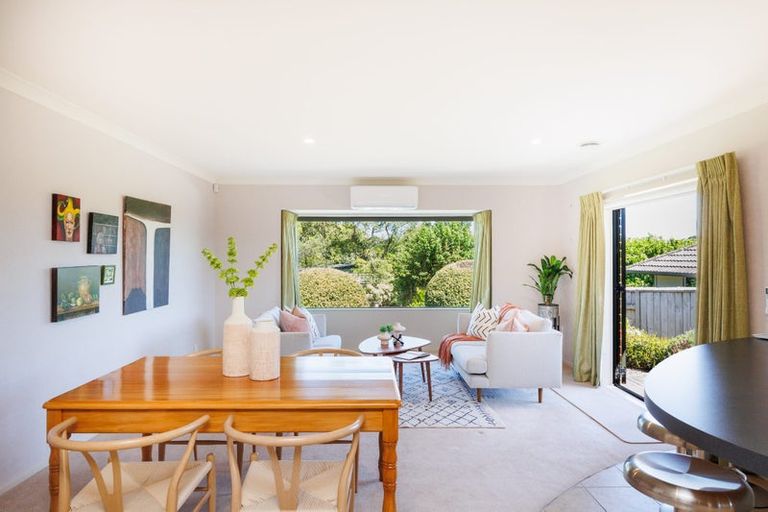 Photo of property in 23 Johnstone Drive, Fitzherbert, Palmerston North, 4410