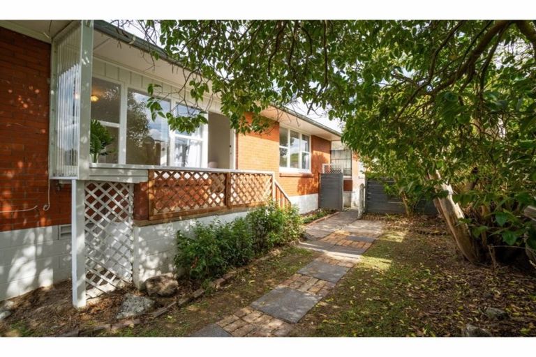 Photo of property in 4/44 Titirangi Road, New Lynn, Auckland, 0600