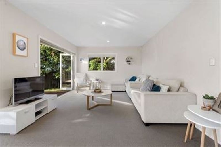 Photo of property in 29a Kowhai Road, Mairangi Bay, Auckland, 0630