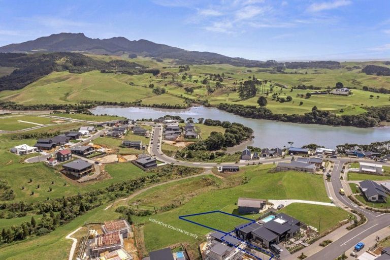 Photo of property in 48 Rangitahi Road, Raglan, 3225