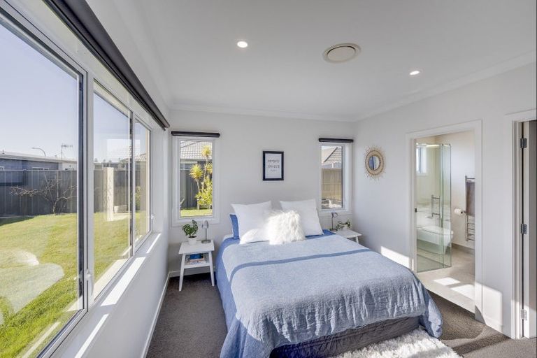 Photo of property in 54 Eriksen Road, Te Awa, Napier, 4110
