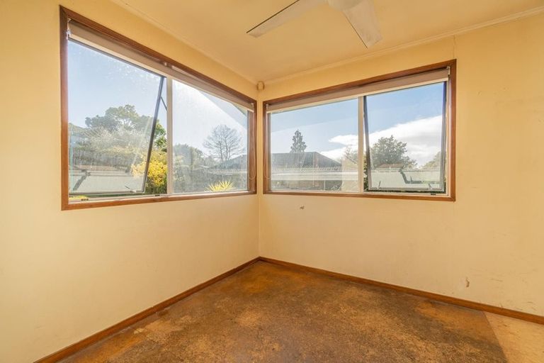 Photo of property in 46 Chislehurst Street, Henderson, Auckland, 0612