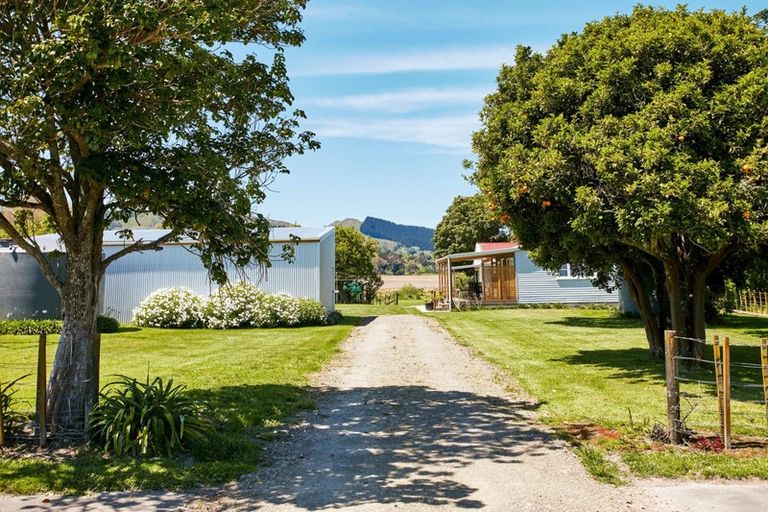 Photo of property in 32 Waihirere Domain Road, Waihirere, Gisborne, 4071