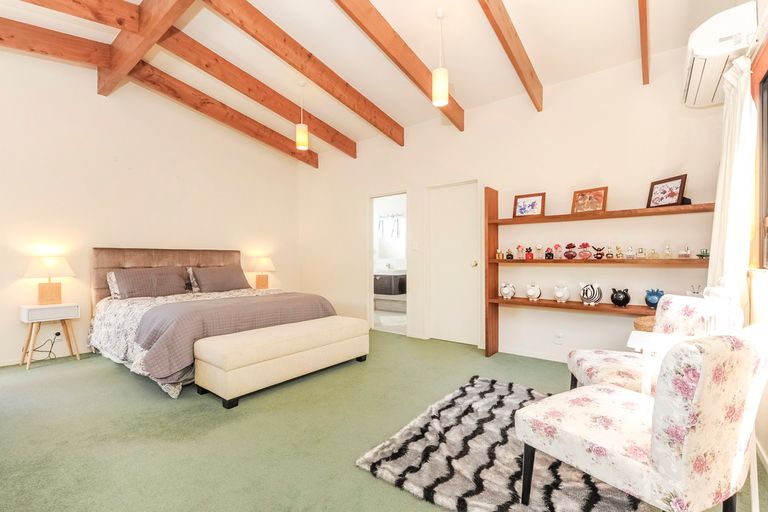 Photo of property in 54 Wood Bay Road, Titirangi, Auckland, 0604