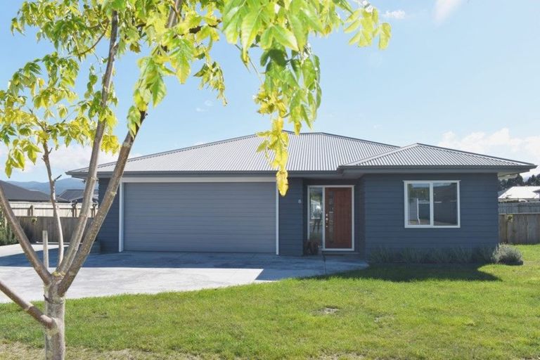 Photo of property in 8 Hartley Avenue, Carterton, 5713