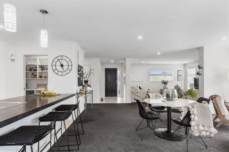 Photo of property in 17 Blanche Road, Papamoa Beach, Papamoa, 3118