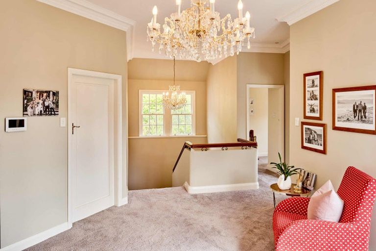 Photo of property in 60 Cheviot Road, Lowry Bay, Lower Hutt, 5013