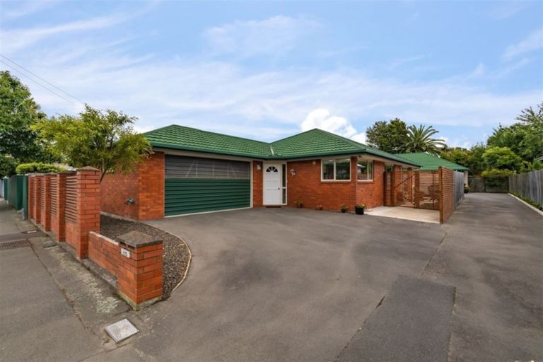 Photo of property in 105 Somerfield Street, Somerfield, Christchurch, 8024