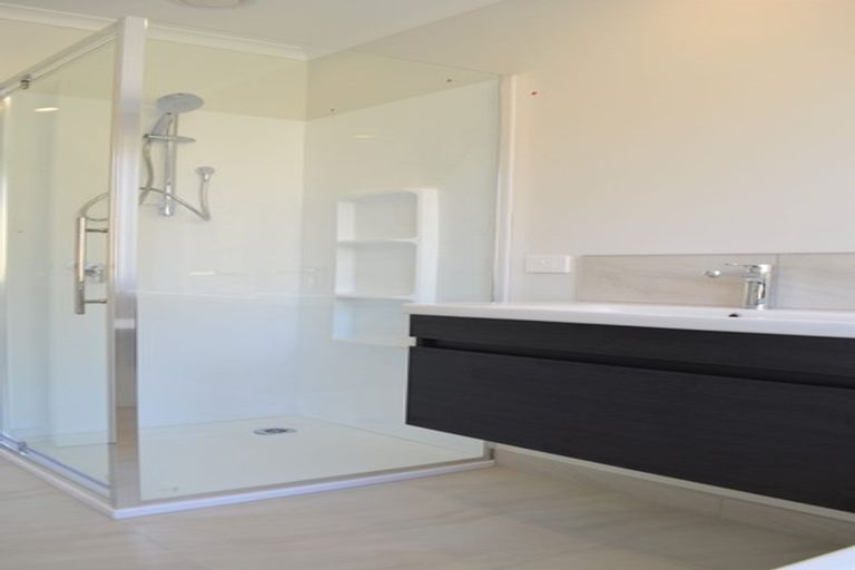 Photo of property in 8 Herring Place, Omokoroa, 3114