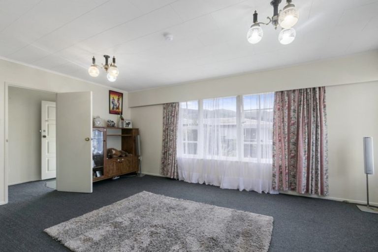 Photo of property in 6 Bexley Grove, Wainuiomata, Lower Hutt, 5014