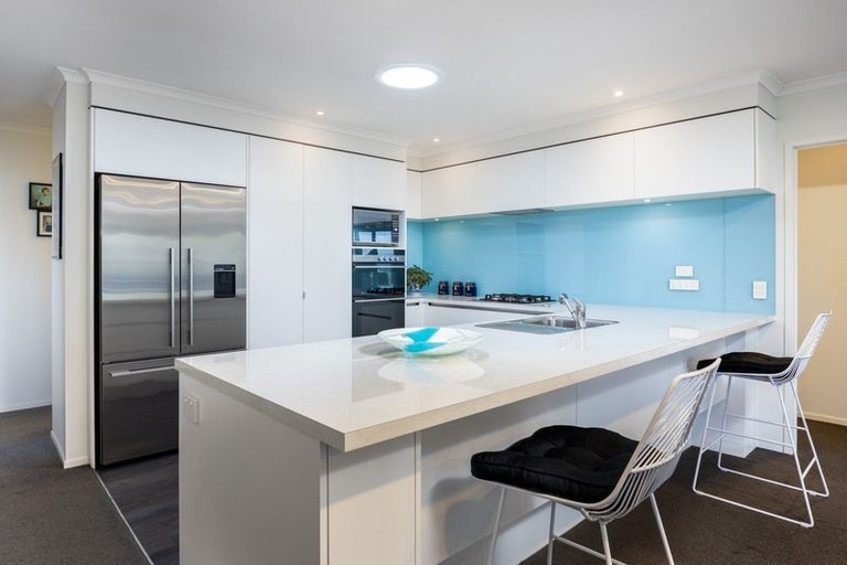 Photo of property in 25 Te Arakete Place, Hurworth, New Plymouth, 4310