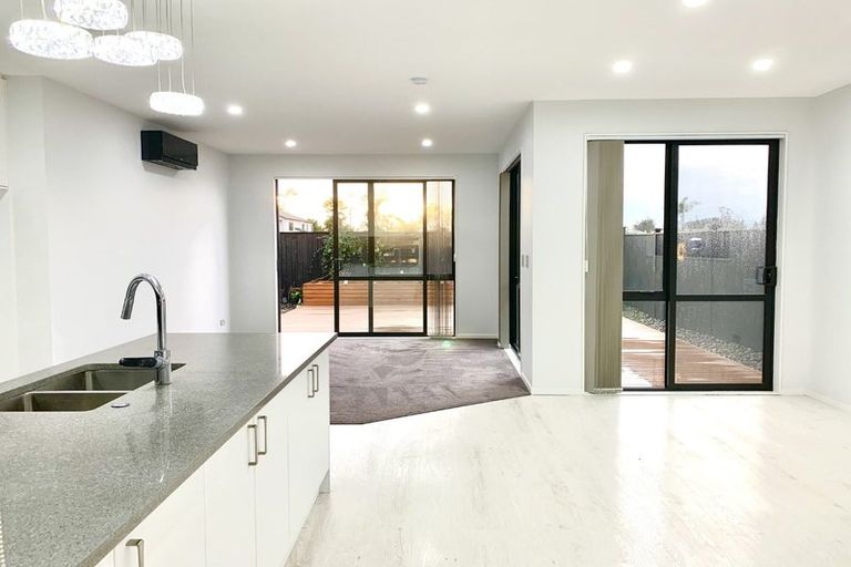 Photo of property in 8 Pihoihoi Place, Hobsonville, Auckland, 0616