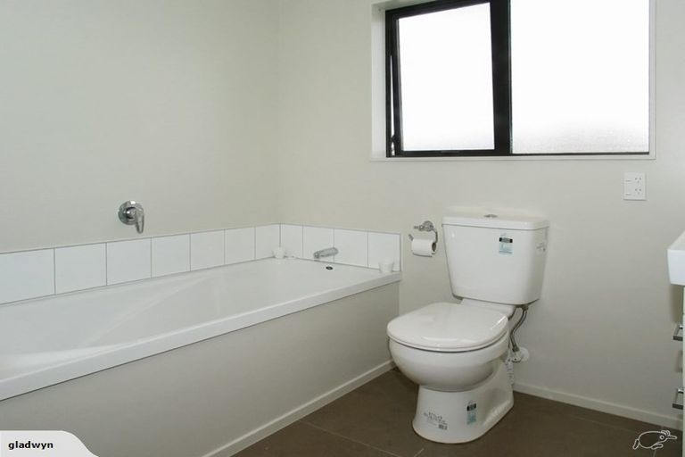 Photo of property in 238 Mark Avenue, Grenada Village, Wellington, 6037