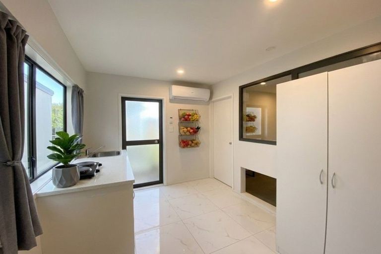Photo of property in 7 Clarion Place, Glendene, Auckland, 0602