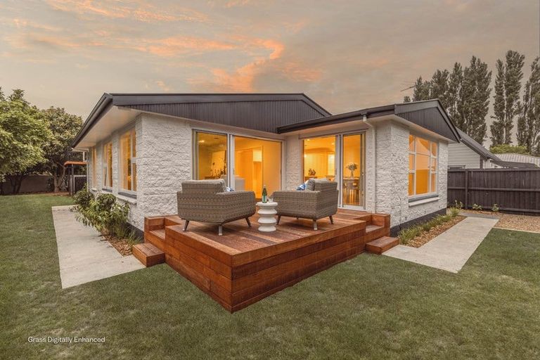 Photo of property in 143 Grahams Road, Burnside, Christchurch, 8053