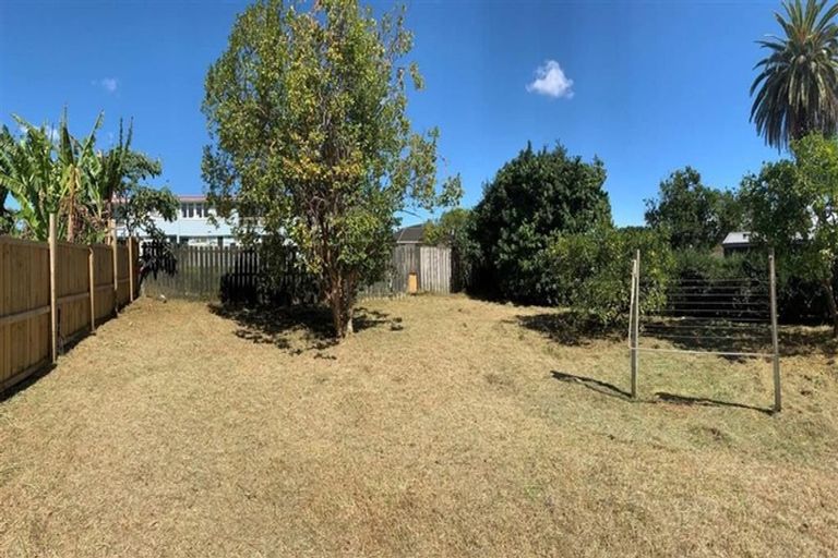 Photo of property in 14 Laxon Avenue, Otara, Auckland, 2025