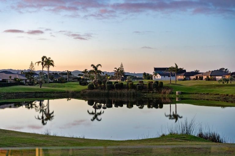 Photo of property in 89 Barbados Way, One Tree Point, 0118