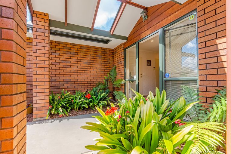 Photo of property in 7 Strachan Way, Highbury, Palmerston North, 4412