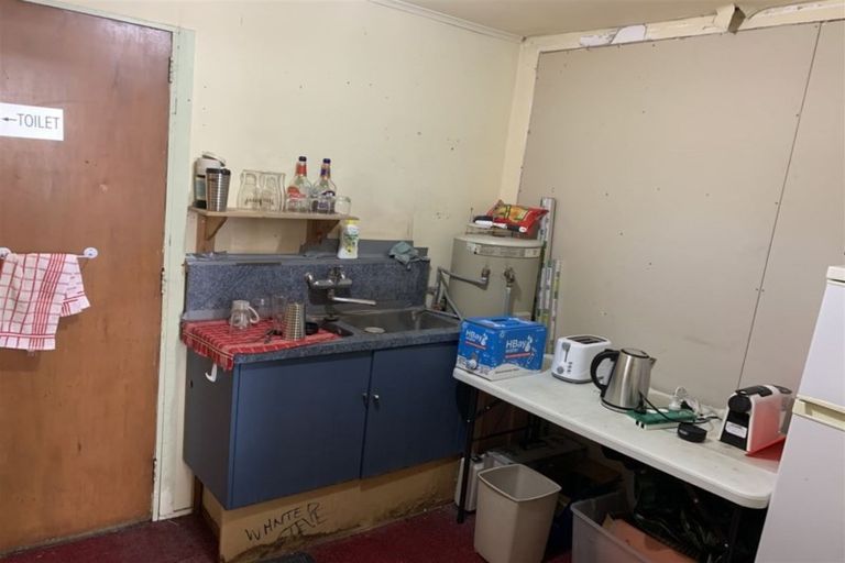 Photo of property in 1/64 Wakefield Street, Alicetown, Lower Hutt, 5010