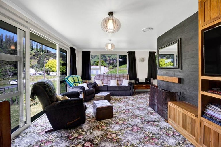 Photo of property in 48a-b Whangamomona Road, Whangamomona, Stratford, 4396