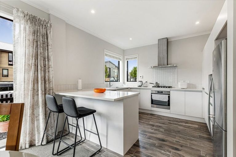 Photo of property in 15 Pukewhero Rise, Westgate, Auckland, 0614